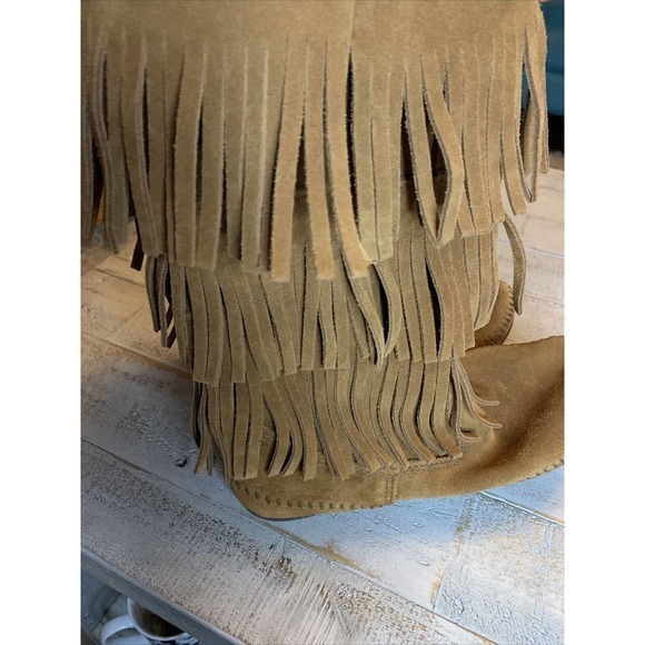 Moccasin Boots Minnetonka Brown Suede Layered Fringe Size 8 MINT!! - Picture 7 of 9